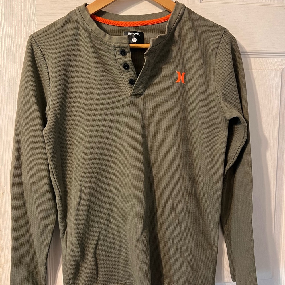 Hurley Olive Green Long Sleeve Knit Top w/3 buttons‎